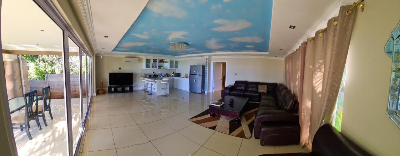 Illovo Beach House Amanzimtoti Bagian luar foto
