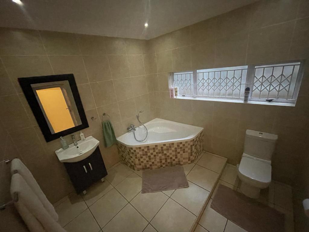 Illovo Beach House Amanzimtoti Bagian luar foto
