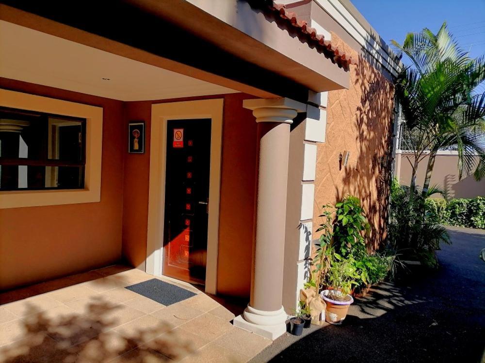 Illovo Beach House Amanzimtoti Bagian luar foto