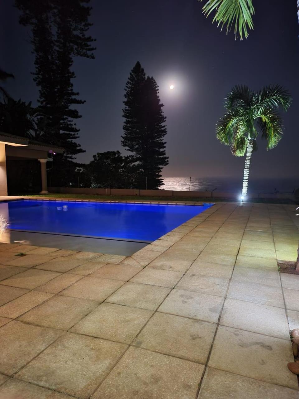 Illovo Beach House Amanzimtoti Bagian luar foto