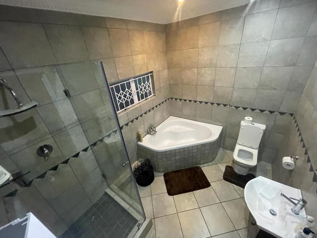 Illovo Beach House Amanzimtoti Bagian luar foto