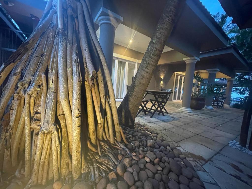 Illovo Beach House Amanzimtoti Bagian luar foto